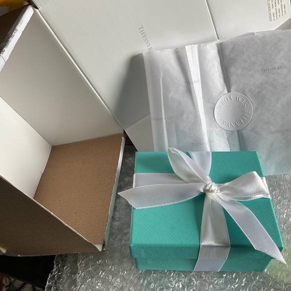 Authentic Tiffany Elsa Peretti Large Round pendant - Picture 13 of 13